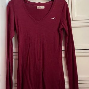 long sleeved burgundy hollister v-neck (S)